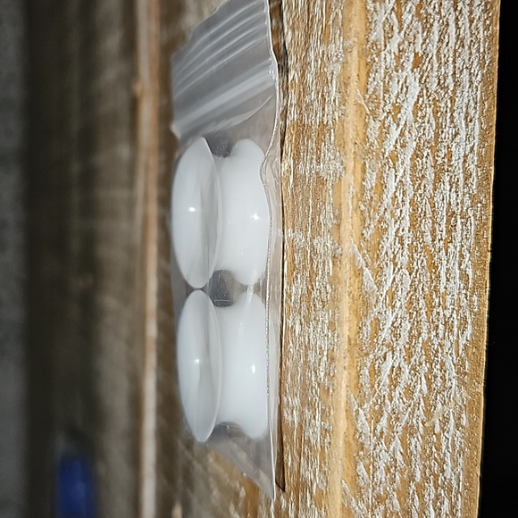 NWOT | Set of 4 | 5/8" Silicone Ear Skins Plugs Tunnels Earrings - Picture 3 of 5